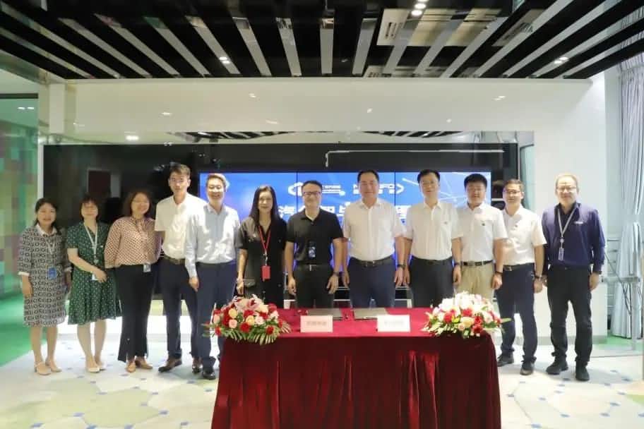 皇冠crown(中国)与中汽创智签订战略合作框架协议 集中优势有助于汽车智能化开展